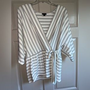 Ann Taylor blouse. Size medium. Never worn